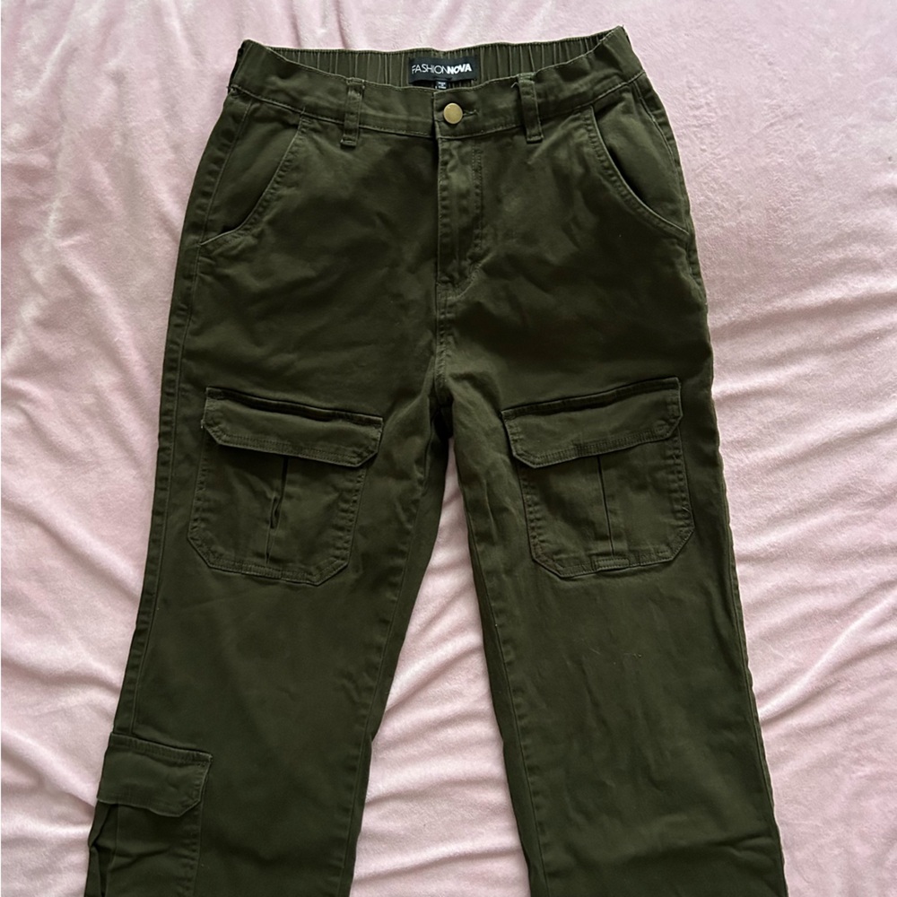 Fashion Nova Cargo Pants - Picture 4 of 4